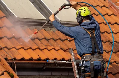 Démoussage et hydrofuge de toiture à Bucquoy